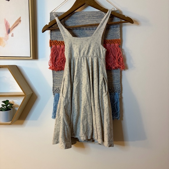 Remie Girl Bunny Dress size 5 - Picture 2 of 6